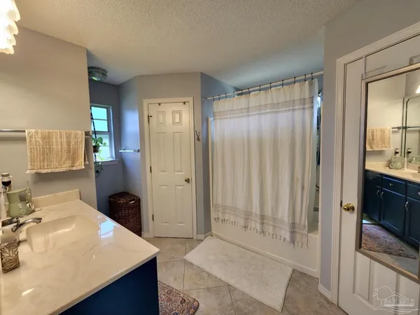 $2,000 | 876 Miramar Drive, Pensacola, FL 32506