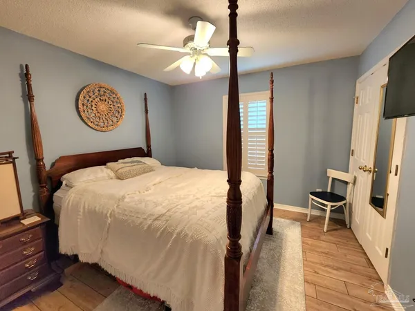 $2,000 | 876 Miramar Drive, Pensacola, FL 32506