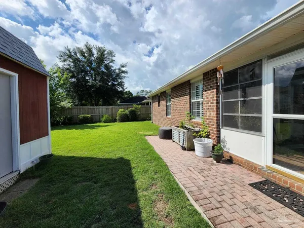 $2,000 | 876 Miramar Drive, Pensacola, FL 32506