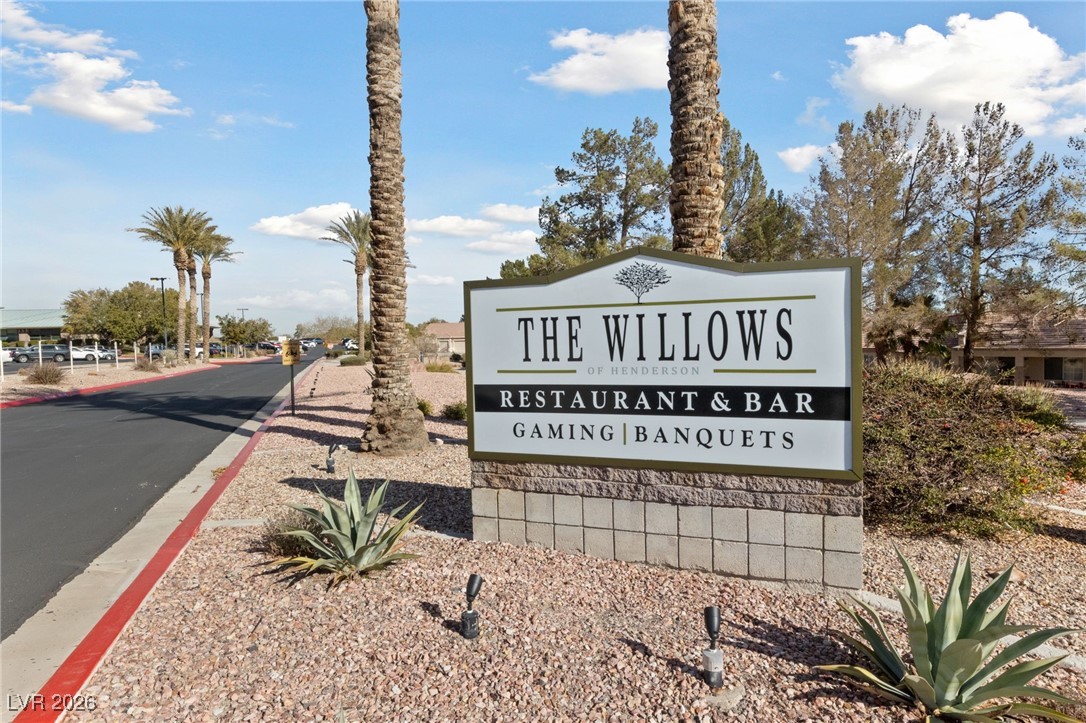 550 Kings Links Street Henderson, NV 89012 - Photo 30 of 36 View of community sign