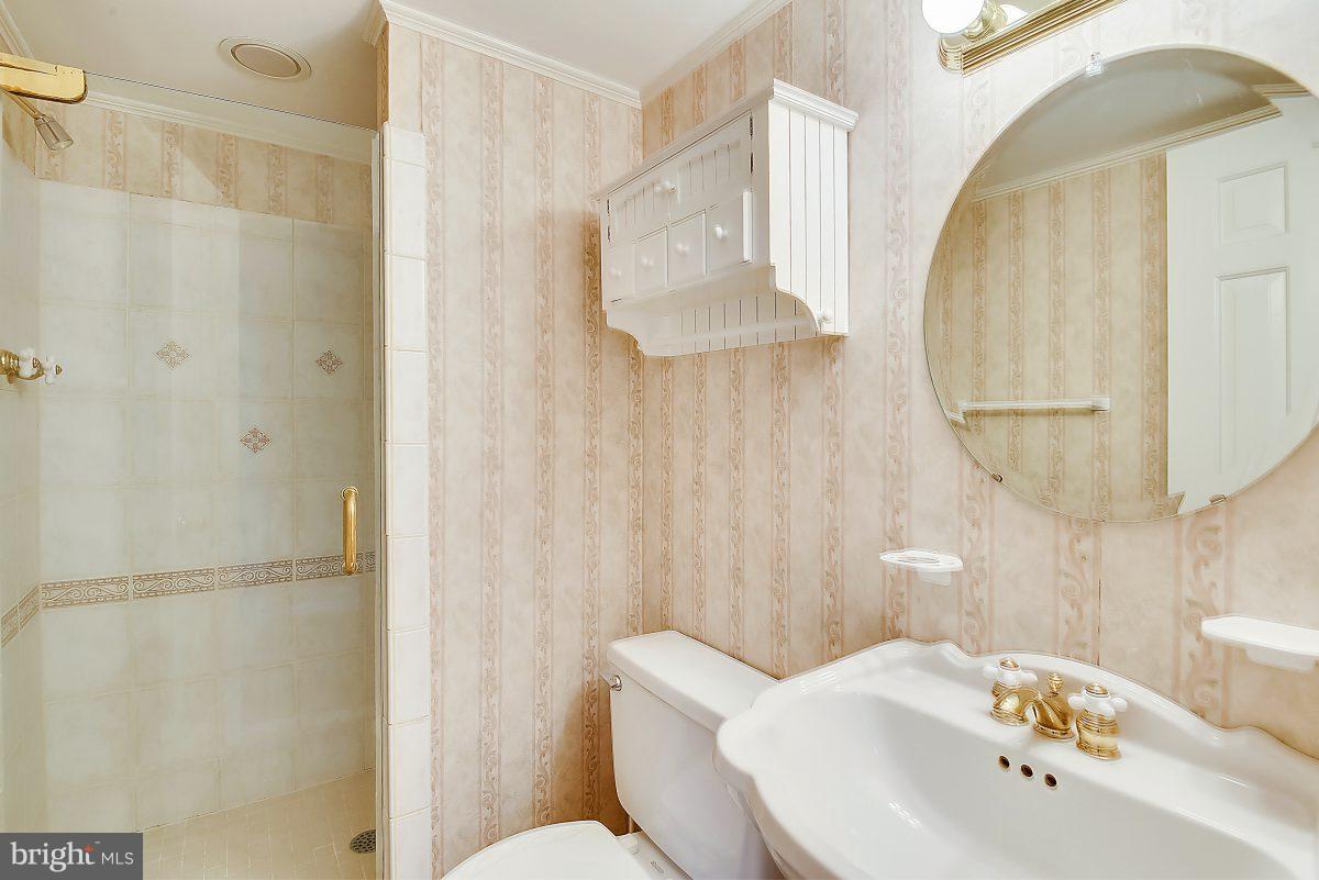 1209 Colonial Road McLean, VA 22101 - Photo 22 of 24 Interior (General)