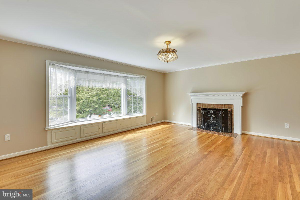 1209 Colonial Road McLean, VA 22101 - Photo 5 of 24 Interior (General)