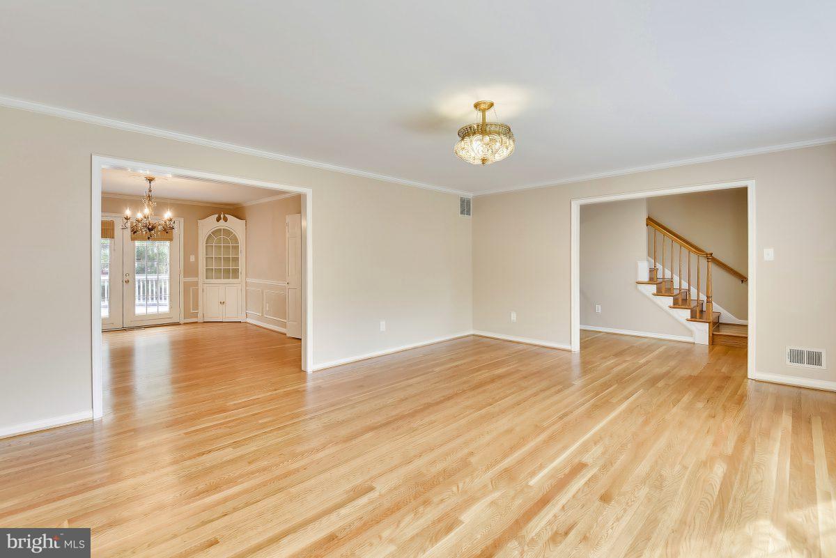 1209 Colonial Road McLean, VA 22101 - Photo 6 of 24 Exterior (General)