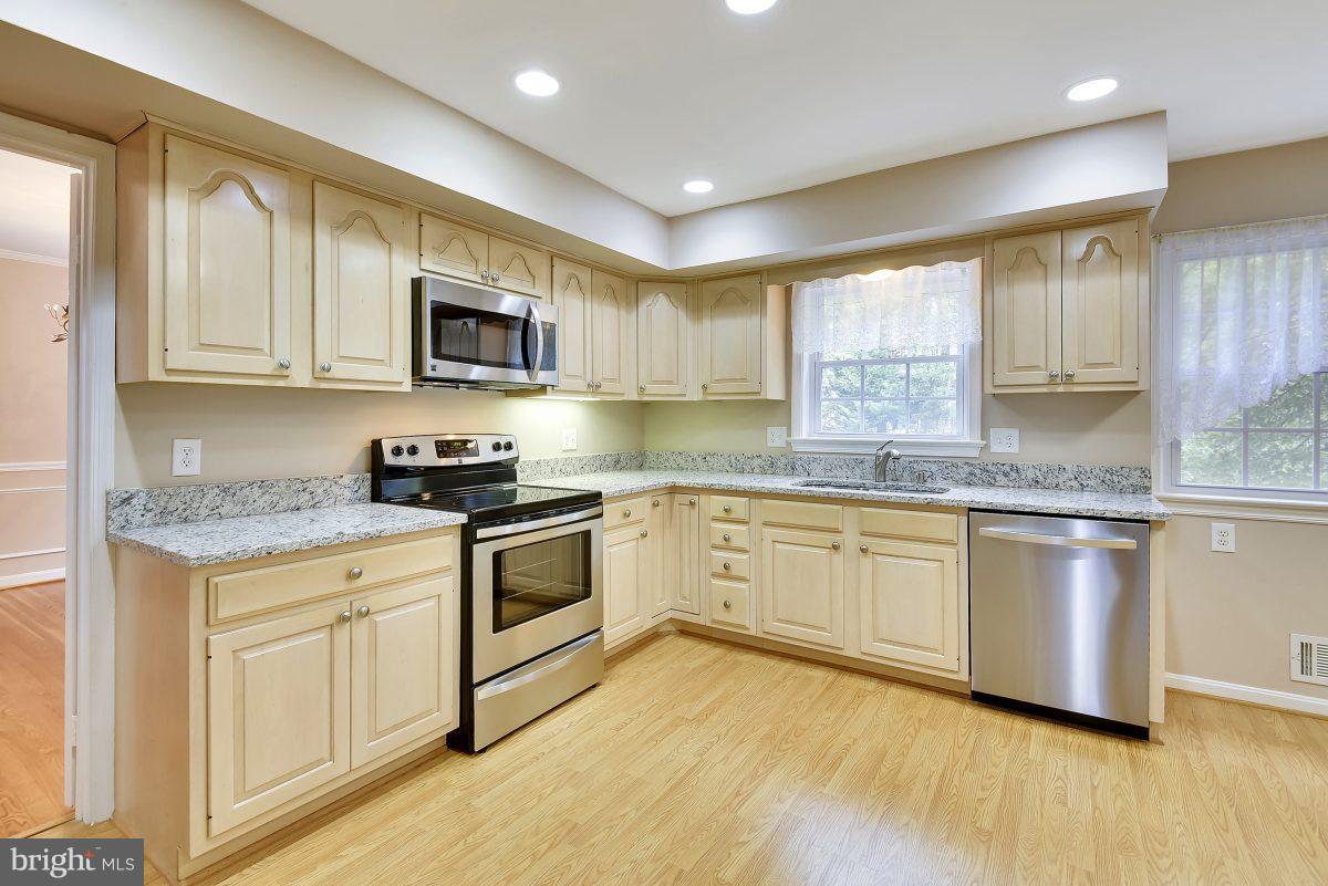 1209 Colonial Road McLean, VA 22101 - Photo 9 of 24 Interior (General)