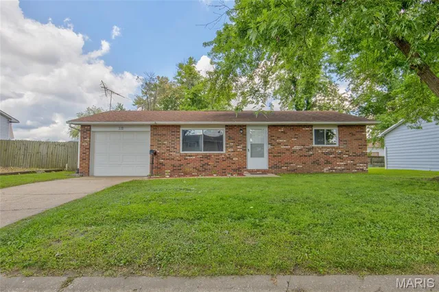 $109,900 | 119 Irwin Street, East Alton, IL 62024