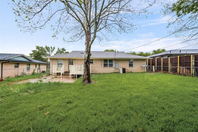 $1,495 | 1814 West College Street, Sherman, TX 75092