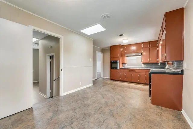 $1,495 | 1814 West College Street, Sherman, TX 75092