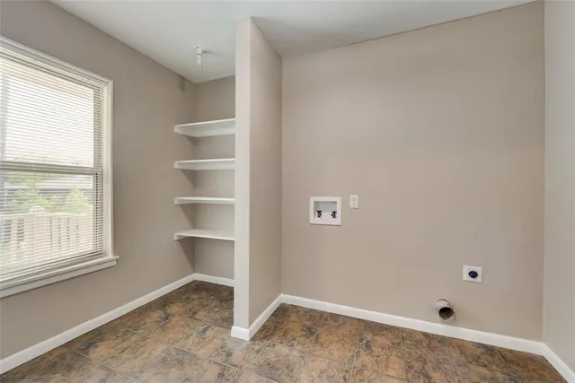 $1,495 | 1814 West College Street, Sherman, TX 75092