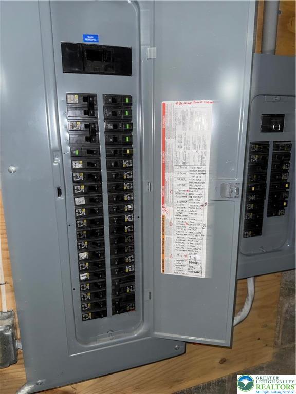 114 Kestrel Road Mountain Top, PA 18707 - Photo 43 of 45 a close view of walk in closet