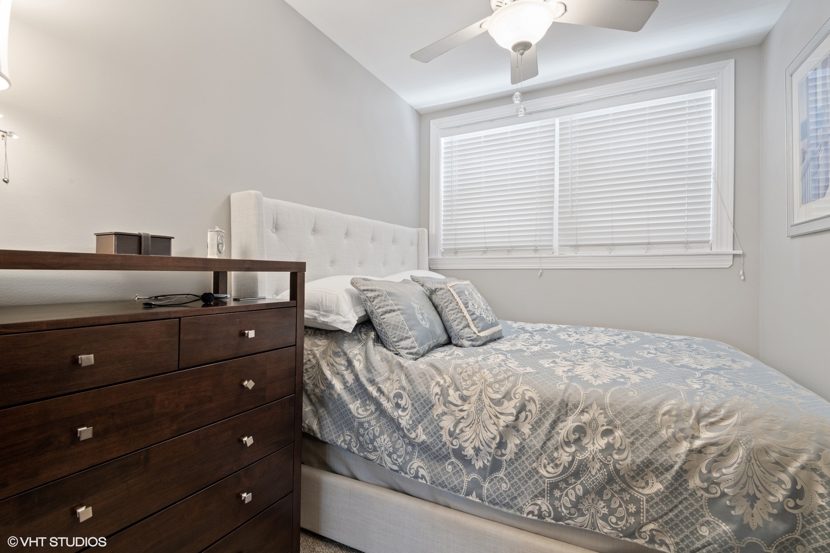 1133 West Grace Street, Unit 1S Chicago, IL 60613 - Photo 8 of 12