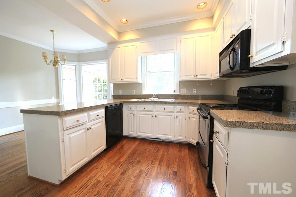 2116 Fallon Oaks Court Raleigh, NC 27608 - Photo 12 of 24