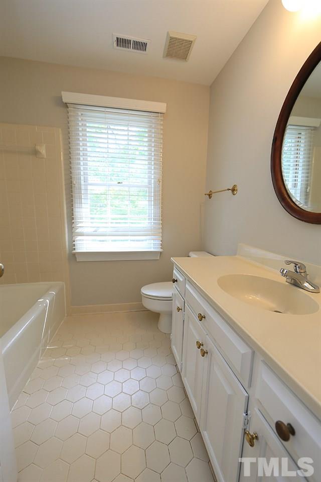 2116 Fallon Oaks Court Raleigh, NC 27608 - Photo 20 of 24