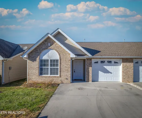 $249,900 | 739 Greensboro Way, Unit 90, Knoxville, TN 37912