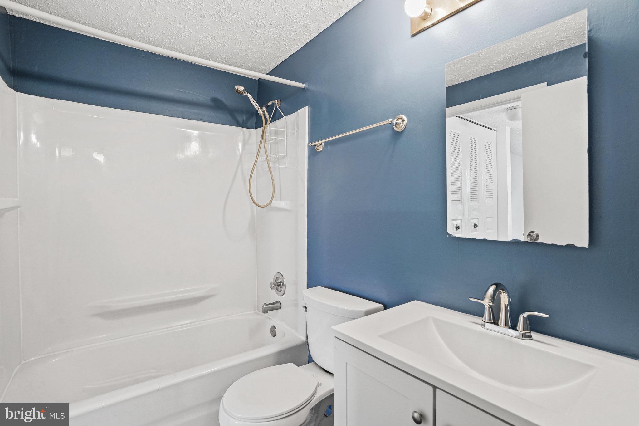 3525 Laurel View Court Laurel, MD 20724 - Photo 9 of 19 Bathroom