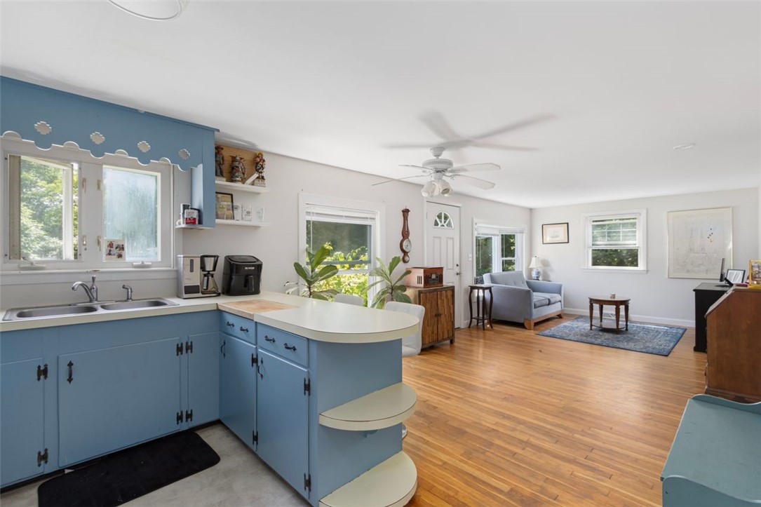58 Springer Avenue Tiverton, RI 02878 - Photo 15 of 32