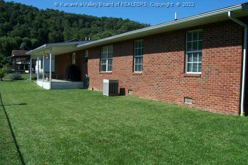 112 Rolling Acres Road Winfield, WV 25213 - Photo 8 of 8 Yard/Garden.