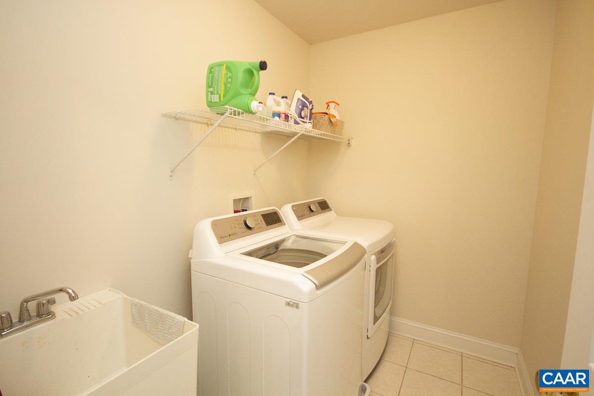 1380 Amber Ridge Road Charlottesville, VA 22901 - Photo 27 of 35 a utility room with dryer and washer