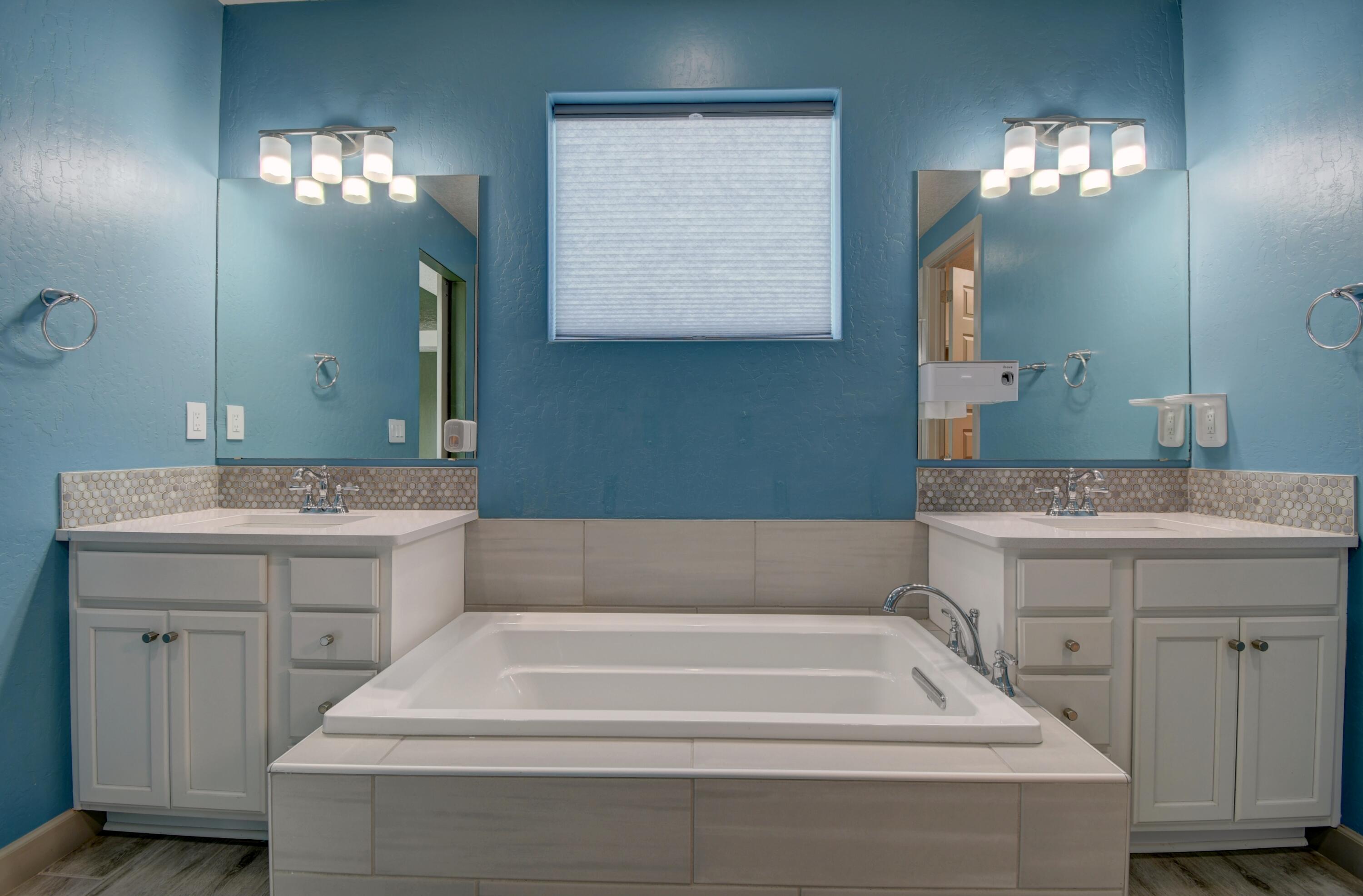 2405 Lynn Road Southeast Rio Rancho, NM 87124 - Photo 11 of 32 Gallery Image 11