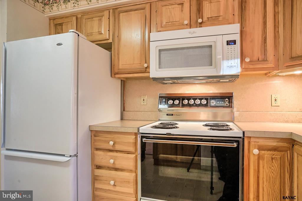 2136 Eden Road York, PA 17406 - Photo 15 of 36 Gallery Image 15