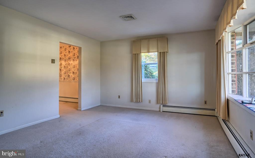 2136 Eden Road York, PA 17406 - Photo 4 of 36 Gallery Image 4