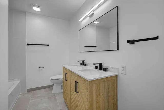 $1,900 | 2805 2nd Avenue North, Texas City, TX 77590