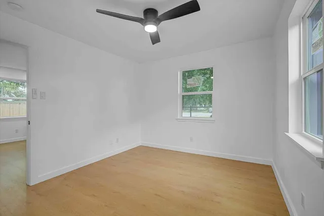 $1,900 | 2805 2nd Avenue North, Texas City, TX 77590