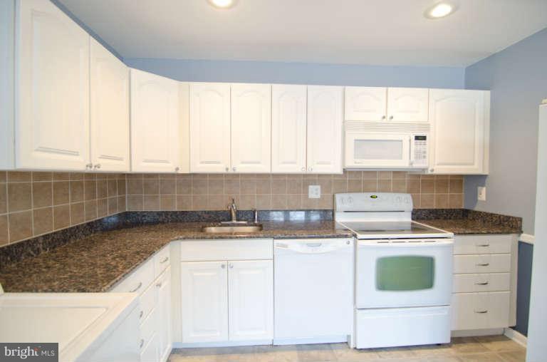 7729 Notley Road Pasadena, MD 21122 - Photo 3 of 19 Kitchen