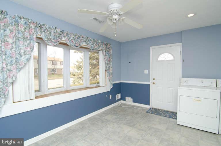 7729 Notley Road Pasadena, MD 21122 - Photo 4 of 19 Dining Room