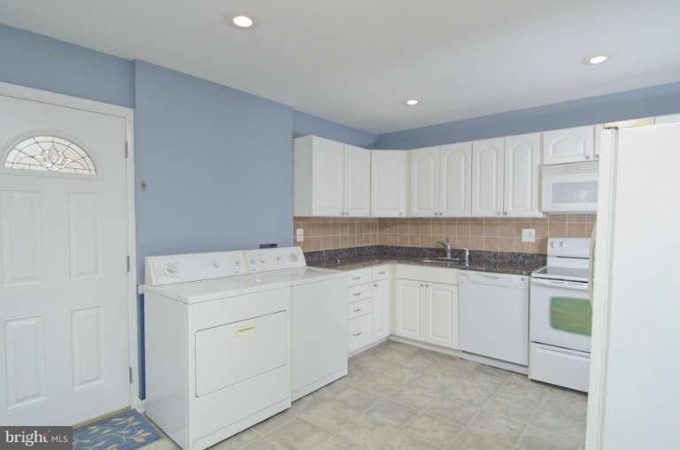 7729 Notley Road Pasadena, MD 21122 - Photo 5 of 19 Kitchen