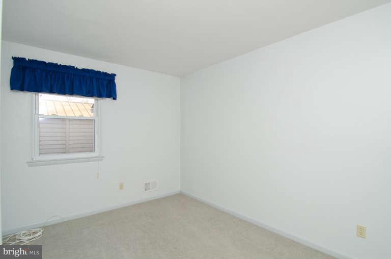 7729 Notley Road Pasadena, MD 21122 - Photo 8 of 19 Bedroom (Master)