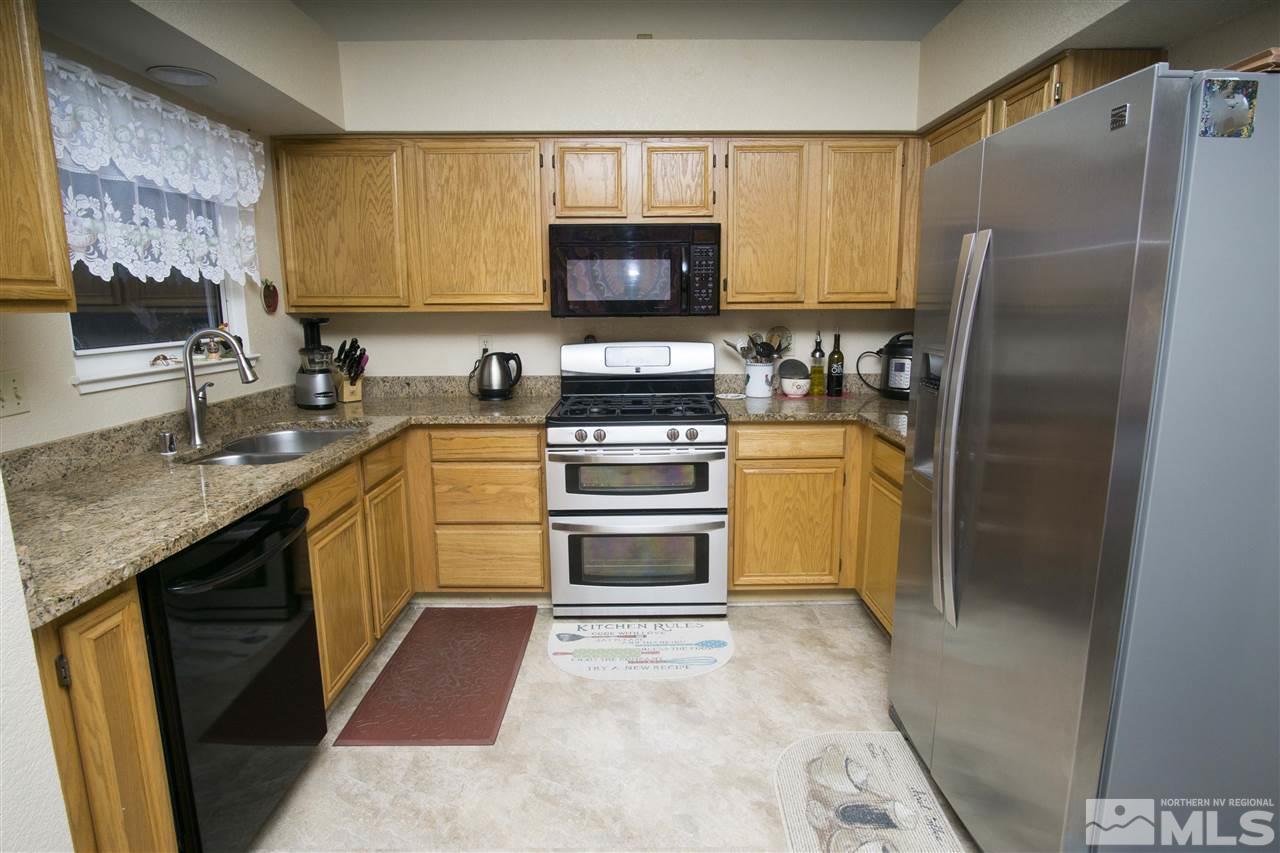6948 Forsythia Way Reno, NV 89506 - Photo 4 of 18 Photo 4