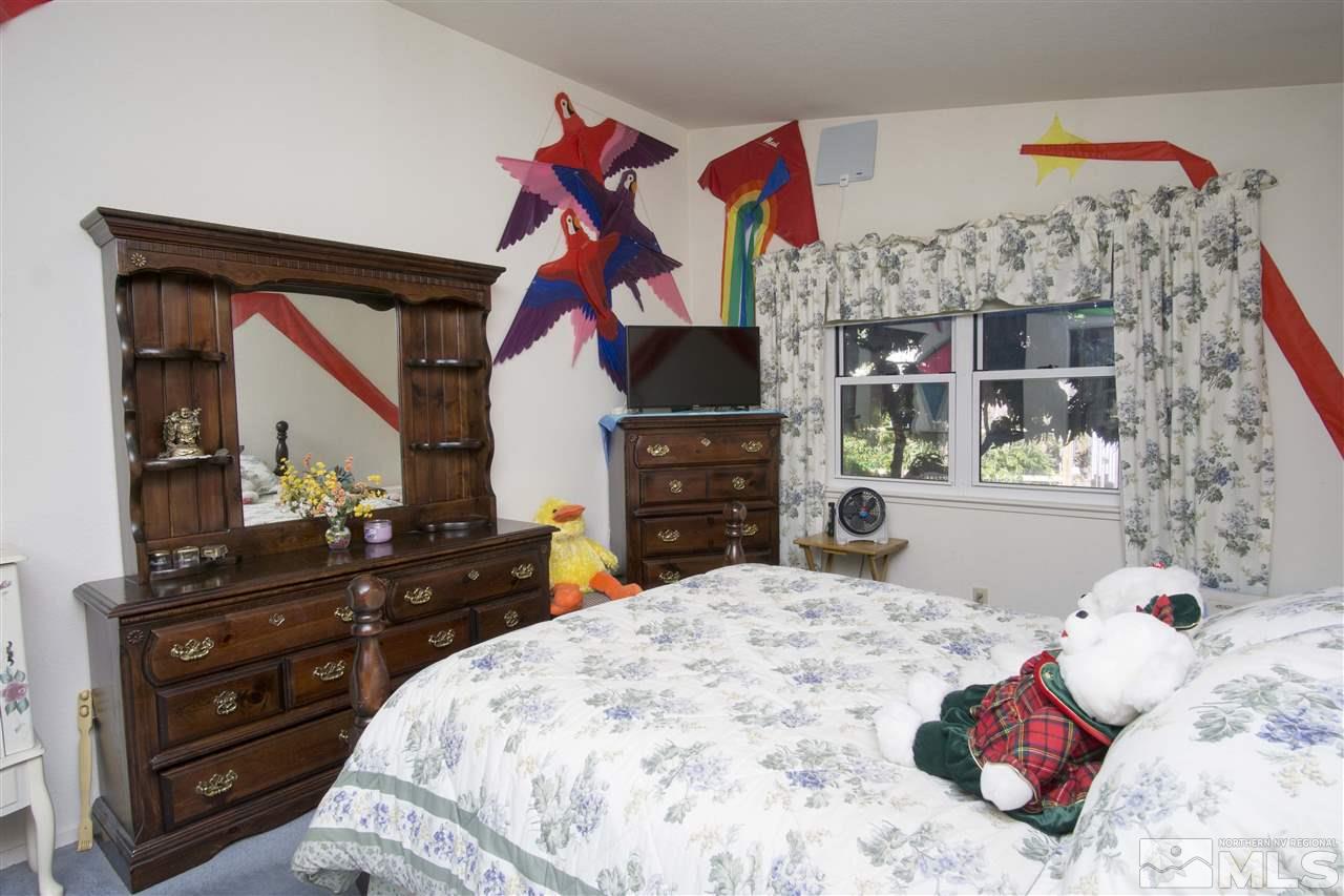 6948 Forsythia Way Reno, NV 89506 - Photo 10 of 18 Photo 10