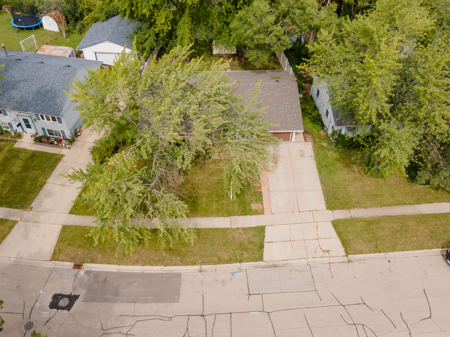 734 Surrey Drive Streamwood, IL 60107 - Photo 5 of 36 a view of entrance