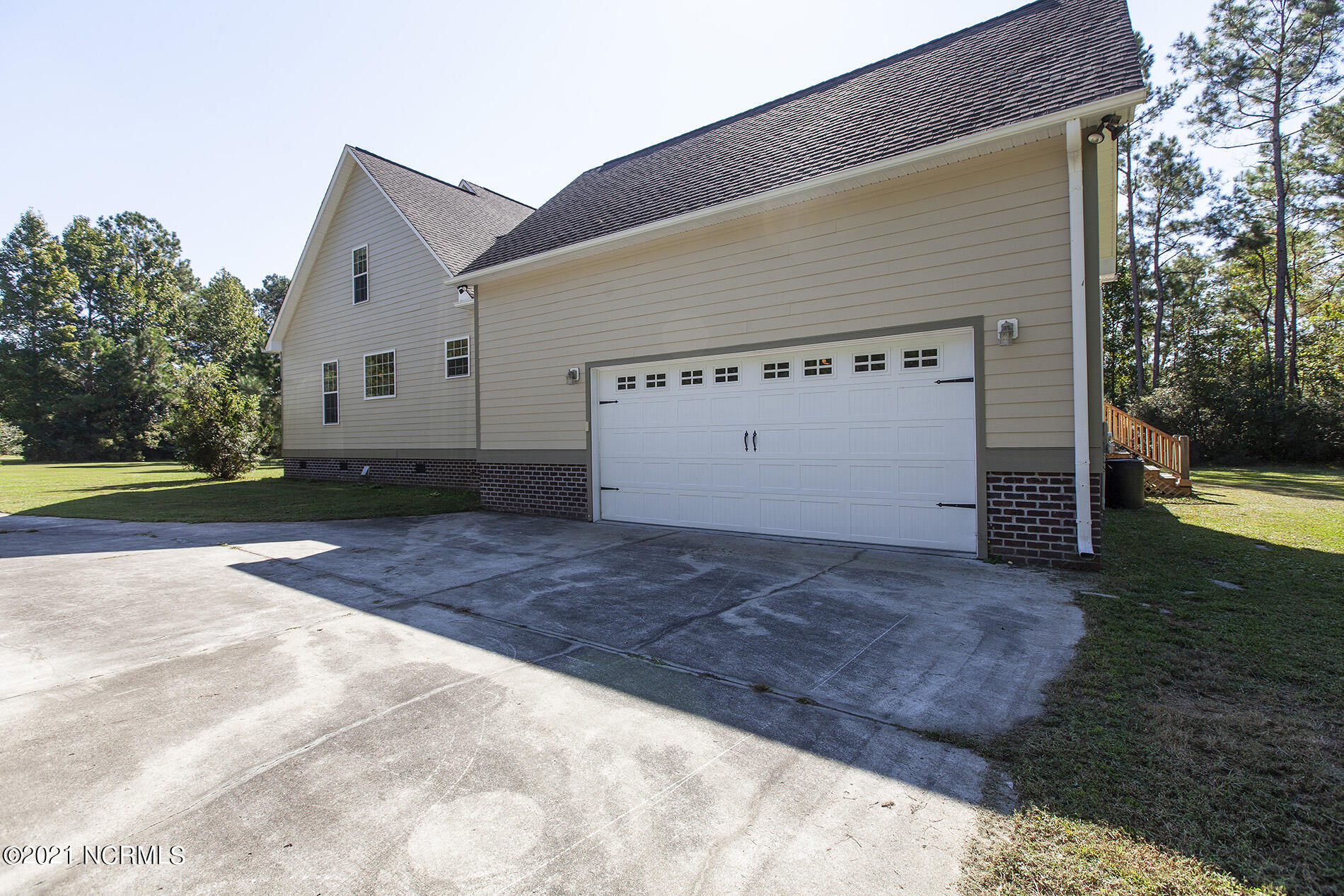 311 Brick Yard Road Hampstead, NC 28443 - Photo 46 of 49 Brick-yard-311-garage-Gary_7447