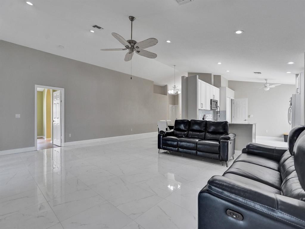 22845 Barrister Drive Boca Raton, FL 33433 - Photo 20 of 42 GetMedia (20)