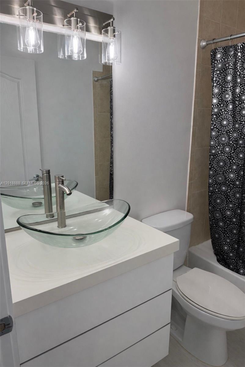 11115 West Okeechobee Road, Unit 124 Hialeah Gardens, FL 33018 - Photo 14 of 18