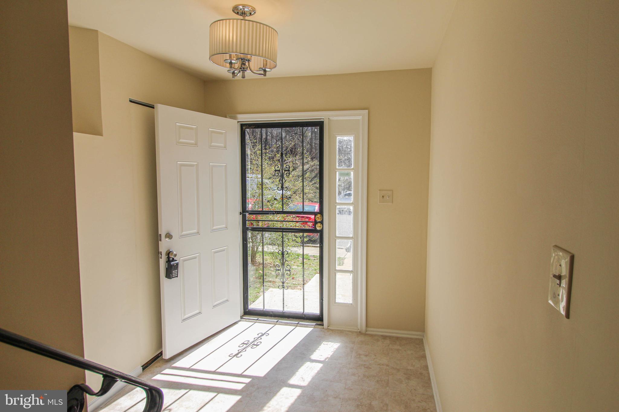 7403 Bentree Road Fort Washington, MD 20744 - Photo 4 of 31 Gallery Image 4