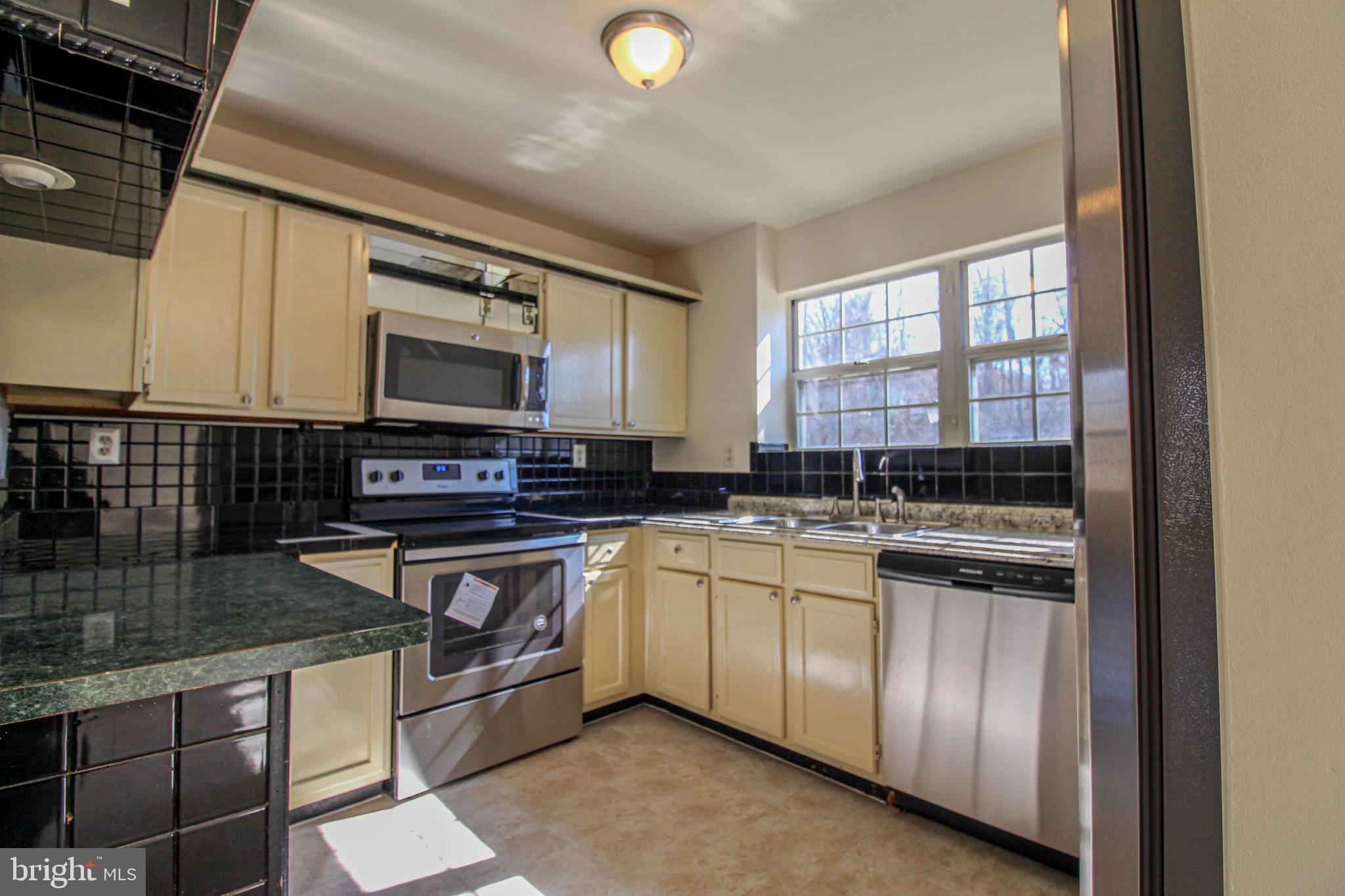 7403 Bentree Road Fort Washington, MD 20744 - Photo 5 of 31 Gallery Image 5