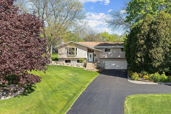 $599,000 | 21710 West Ann Louise Court, New Berlin, WI 53146