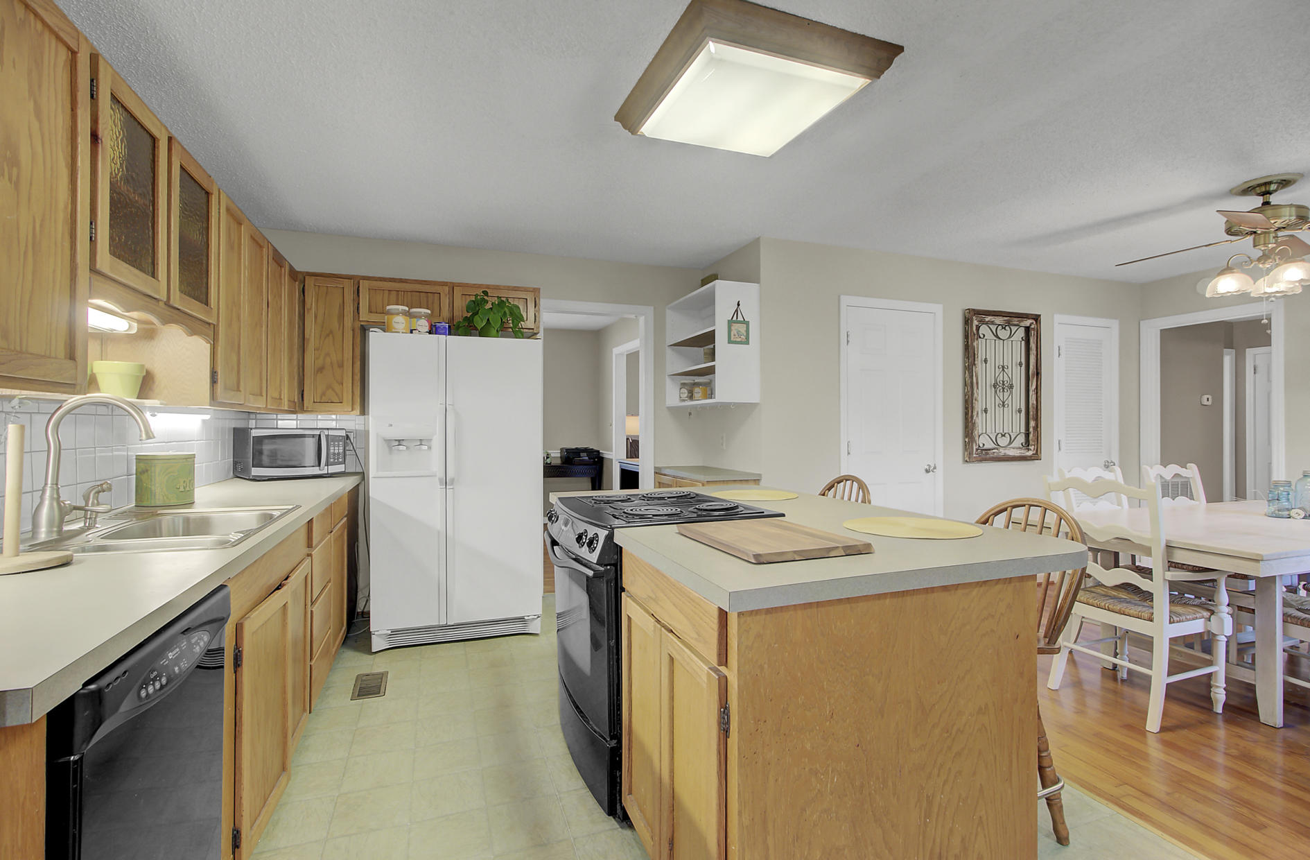 1225 Fort Drive Hanahan, SC 29410 - Photo 8 of 31 13