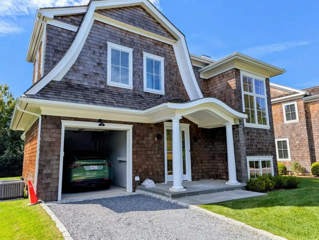 $1,795,000 | 6 Crystal Mews Lane, East Hampton, NY 11937