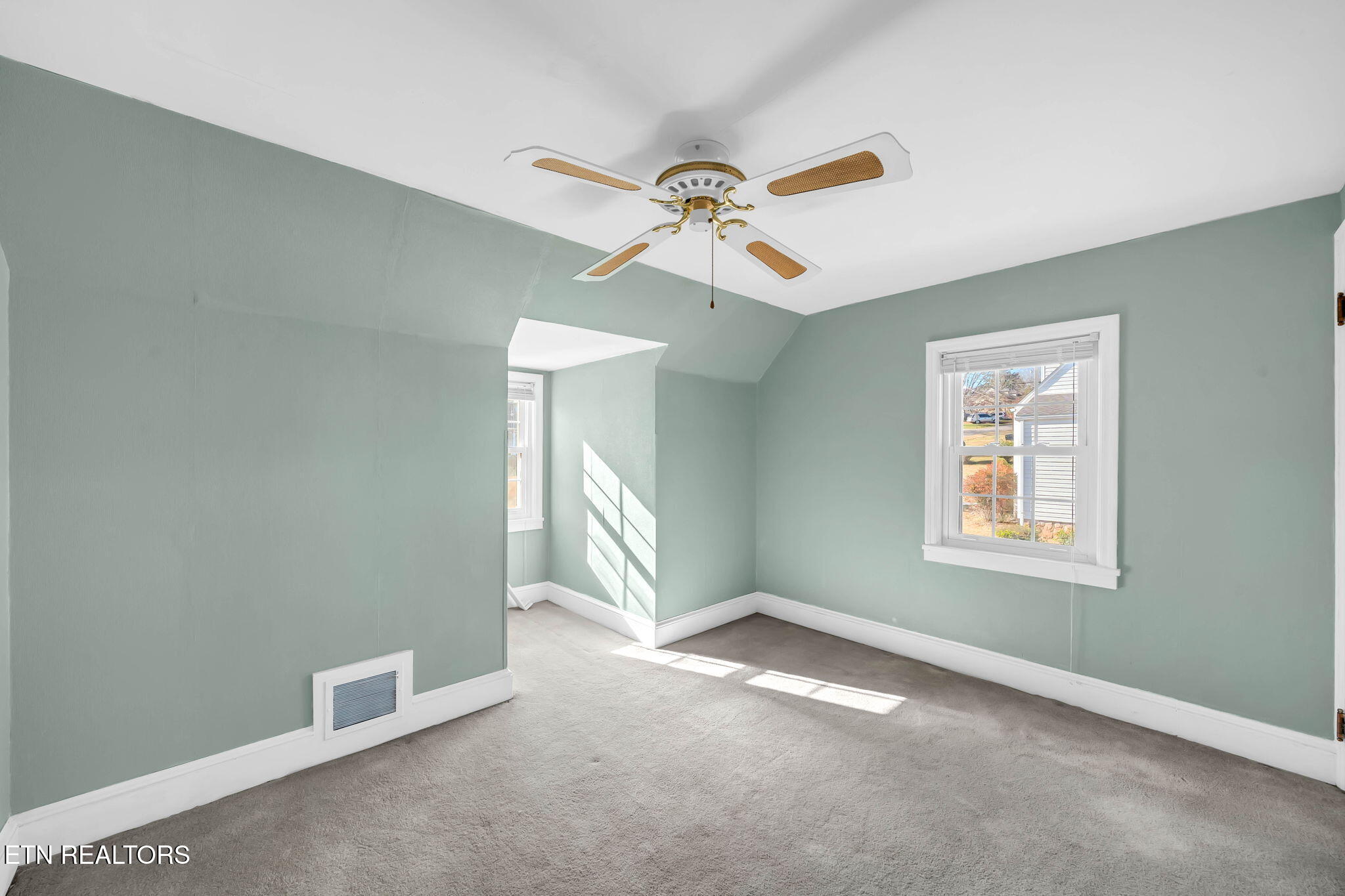 548 5th Street Newport, TN 37821 - Photo 19 of 29 19-web-or-mls-548 5th Street-19