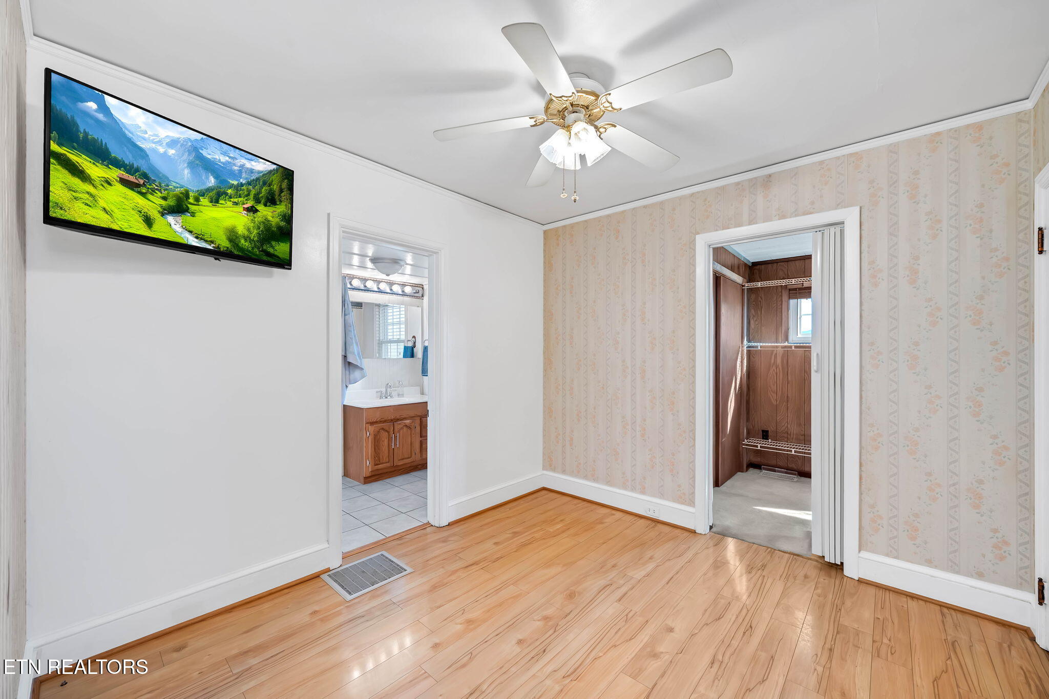 548 5th Street Newport, TN 37821 - Photo 8 of 29 8-web-or-mls-548 5th Street-8