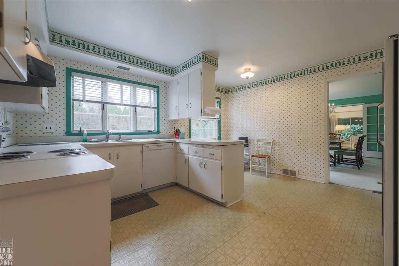 82 Cloverly Road Grosse Pointe Farms, MI 48236 - Photo 9 of 40