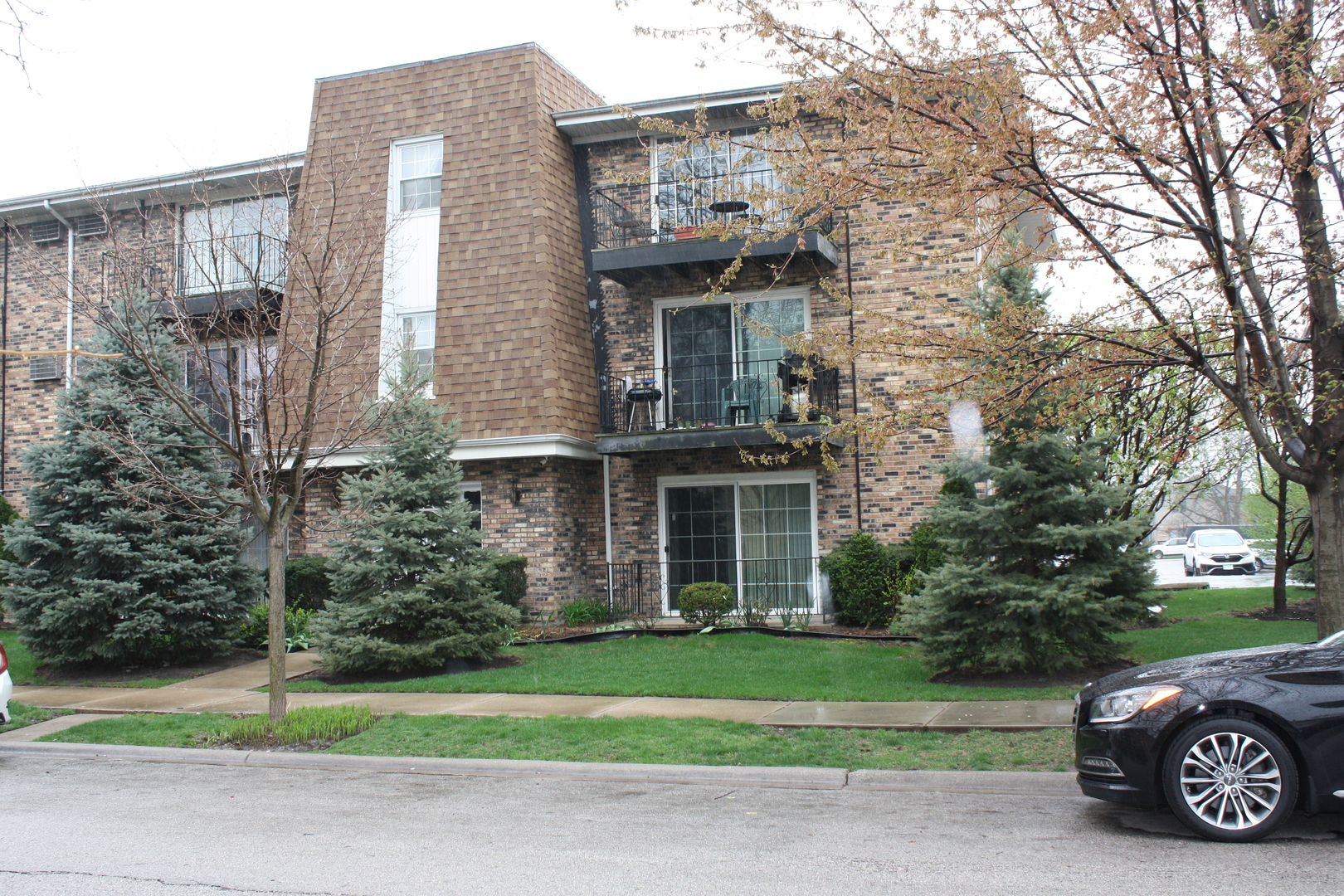 7033 O'Connell Drive, Unit 204 Chicago Ridge, IL 60415 - Photo 1 of 22