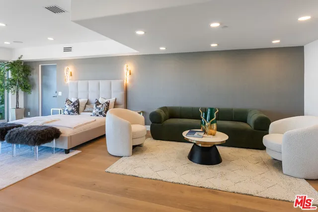 $4,100,000 | 8654 Hollywood Boulevard, Los Angeles, CA 90069