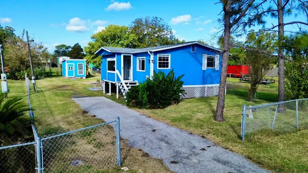 $1,100 | 1116 6th Street, San Leon, TX 77539