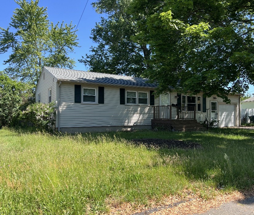 23 Perkins Street Warwick, RI 02886 - Photo 2 of 32