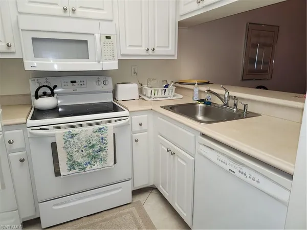 $4,600 | 3320 Olympic Drive, Unit 122, Naples, FL 34105