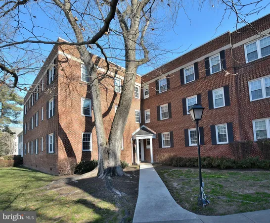 $2,150 | 2902 13th Road South, Unit 102, Arlington, VA 22204